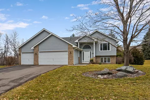 6050 Yucca Ln N, Plymouth, MN 55446