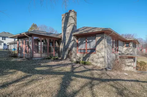 Exterior - 400 9th St SE, Waseca, MN 56093 photo 2 of 10