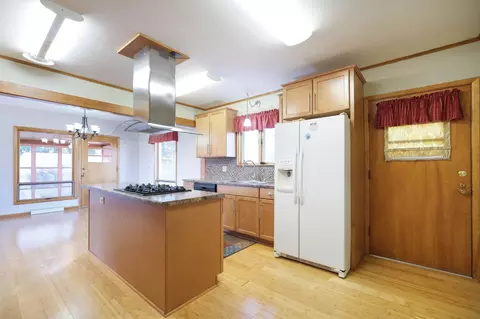 Kitchen - 400 9th St SE, Waseca, MN 56093 photo 1 of 3