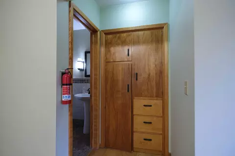 Entry Way - 400 9th St SE, Waseca, MN 56093 photo 2 of 4