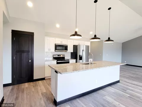 1007 Cook St, Saint Peter, MN 56082 photo 3