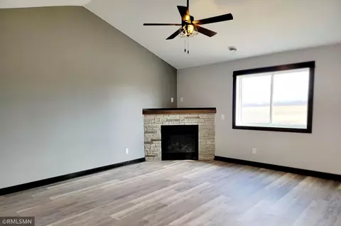 1007 Cook St, Saint Peter, MN 56082 photo 9