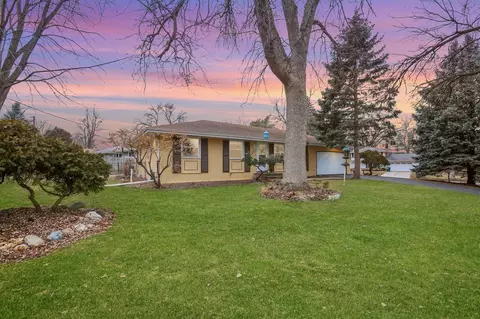 610 Mccallum Dr, New Brighton, MN 55112