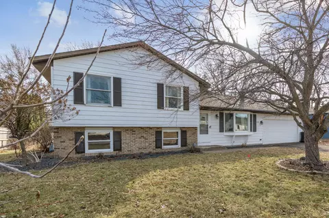 15114 Dunbar Ct, Apple Valley, MN 55124