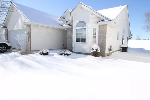 2301 Cleveland Ln S, Cambridge, MN 55008