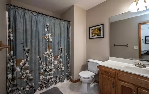 Bath - 2409 Birch St W, Rosemount, MN 55068 photo 3 of 4