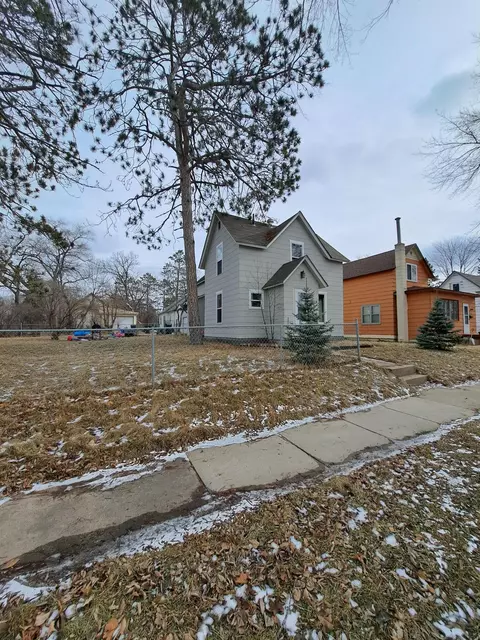 918 Irvine Ave NW, Bemidji, MN 56601