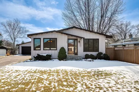 1198 Frisbie Ave, Maplewood, MN 55109