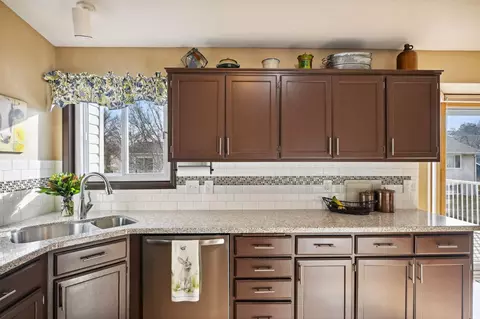Kitchen - 6511 109th Pl N, Champlin, MN 55316 photo 2 of 3