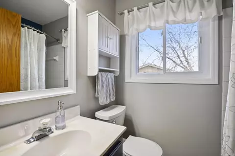 Bath - 6511 109th Pl N, Champlin, MN 55316 photo 2 of 3