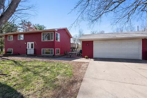 401 Elizabeth St SW, Isanti, MN 55040