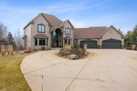 19306 Towering Oaks Trl, Prior Lake, MN 55372