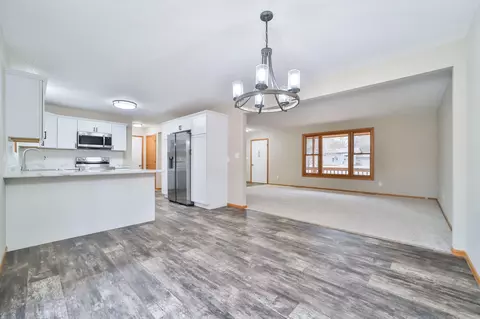 Kitchen - 13384 Shadowwood Dr, Baxter, MN 56425 photo 5 of 5