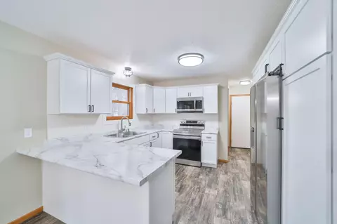 Kitchen - 13384 Shadowwood Dr, Baxter, MN 56425 photo 2 of 5