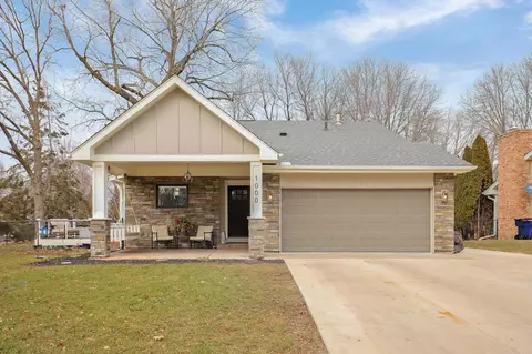 1000 157th St E, Lakeville, MN 55044