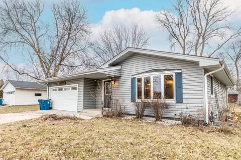 4784 Sandra Ln, White Bear Lake, MN 55110
