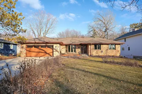8829 Lakeview Rd, Bloomington, MN 55438