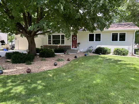 815 Swanson Ave SE, Cokato, MN 55321