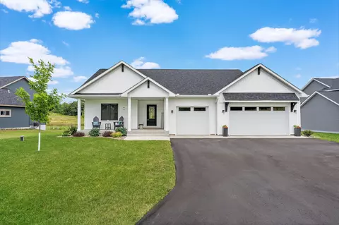 739 165th St, Hammond, WI 54015