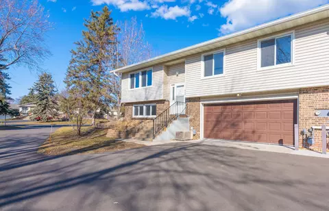 962 94th Ave NE, Blaine, MN 55434