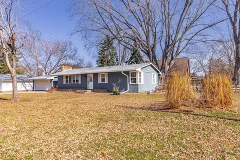 2210 Fernwood St, Roseville, MN 55113