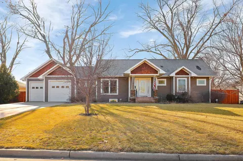 7701 65th Ave N, Brooklyn Park, MN 55428