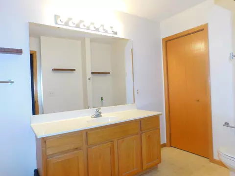 2113 Willow Cir, Centerville, MN 55038 photo 9