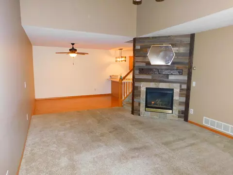 2113 Willow Cir, Centerville, MN 55038 photo 6