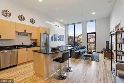 1240 S 2nd St #103, Minneapolis, MN 55415