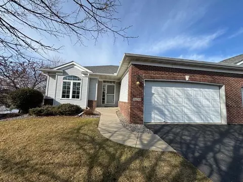 15133 Crestone Cir, Rosemount, MN 55068