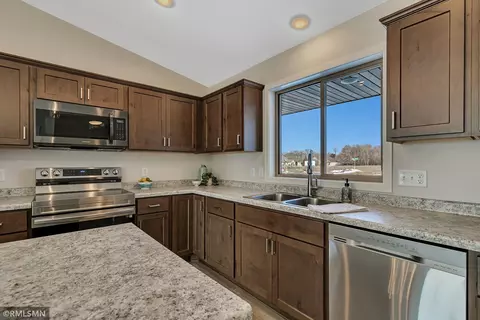 1702 Maple Leaf Ln, Litchfield, MN 55355 photo 7