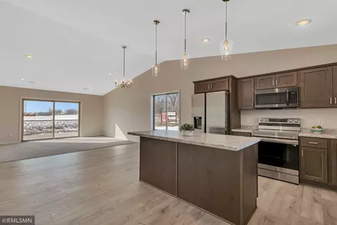 1702 Maple Leaf Ln, Litchfield, MN 55355 photo 3