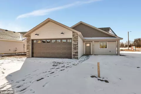 1702 Maple Leaf Ln, Litchfield, MN 55355