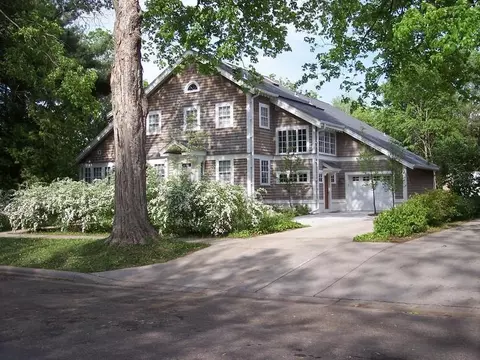 201 Elm St, Northfield, MN 55057