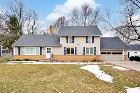 2216 S Shore Blvd, White Bear Lake, MN 55110