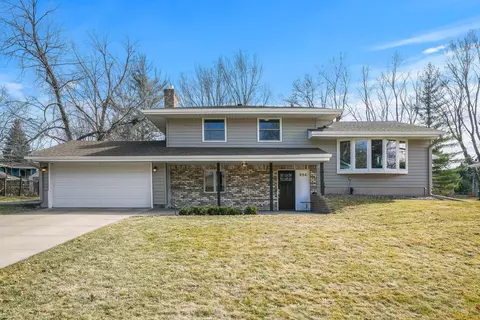 996 Cottage Pl, Shoreview, MN 55126
