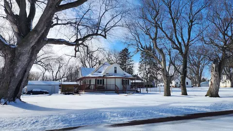 211 Central Ave N, Balaton, MN 56115