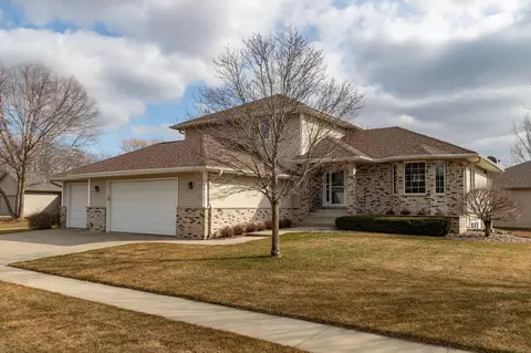 3902 Chip Shot Ln SE, Rochester, MN 55904