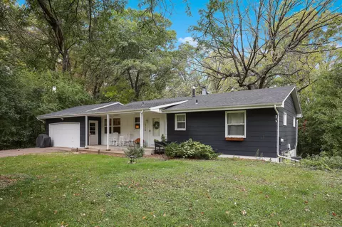 2724 Stone Cir, Minnetonka, MN 55305