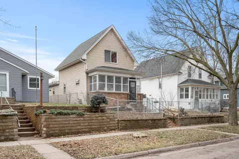 686 Hyacinth Ave E, Saint Paul, MN 55106