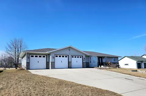 531 Cedar Ave N, Watkins, MN 55389