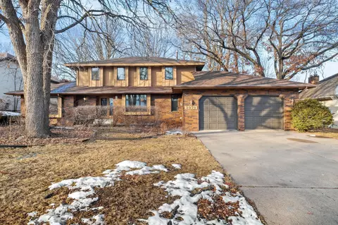 2978 13th Ter NW, New Brighton, MN 55112