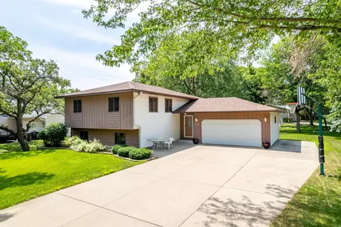 12070 Ilex St NW, Coon Rapids, MN 55448