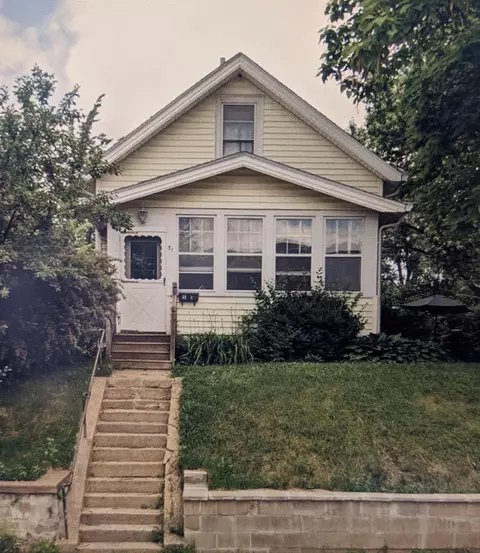 51 Baker St E, Saint Paul, MN 55107