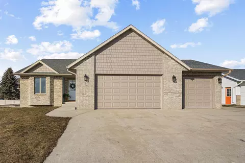 1390 18th St SE, Owatonna, MN 55060