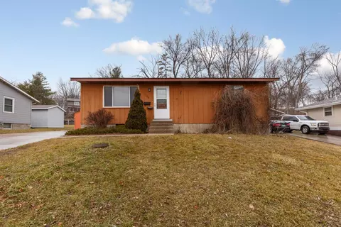738 Willow St, Faribault, MN 55021