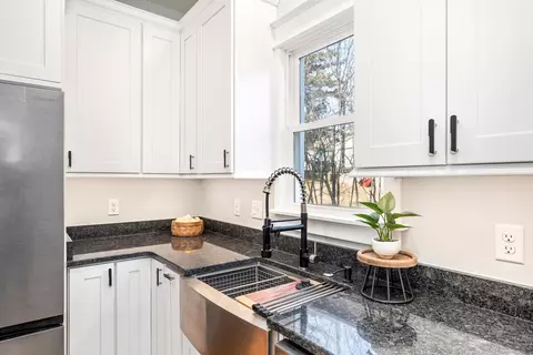 Kitchen - 4721 Robinson St, Duluth, MN 55804 photo 3 of 6