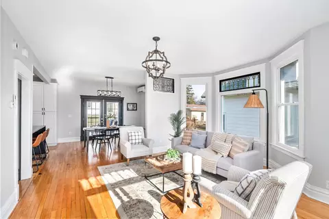 Living - 4721 Robinson St, Duluth, MN 55804 photo 4 of 6