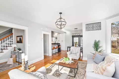 Living - 4721 Robinson St, Duluth, MN 55804 photo 5 of 6