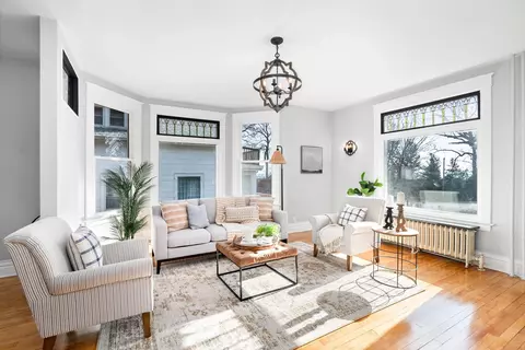 Living - 4721 Robinson St, Duluth, MN 55804 photo 2 of 6